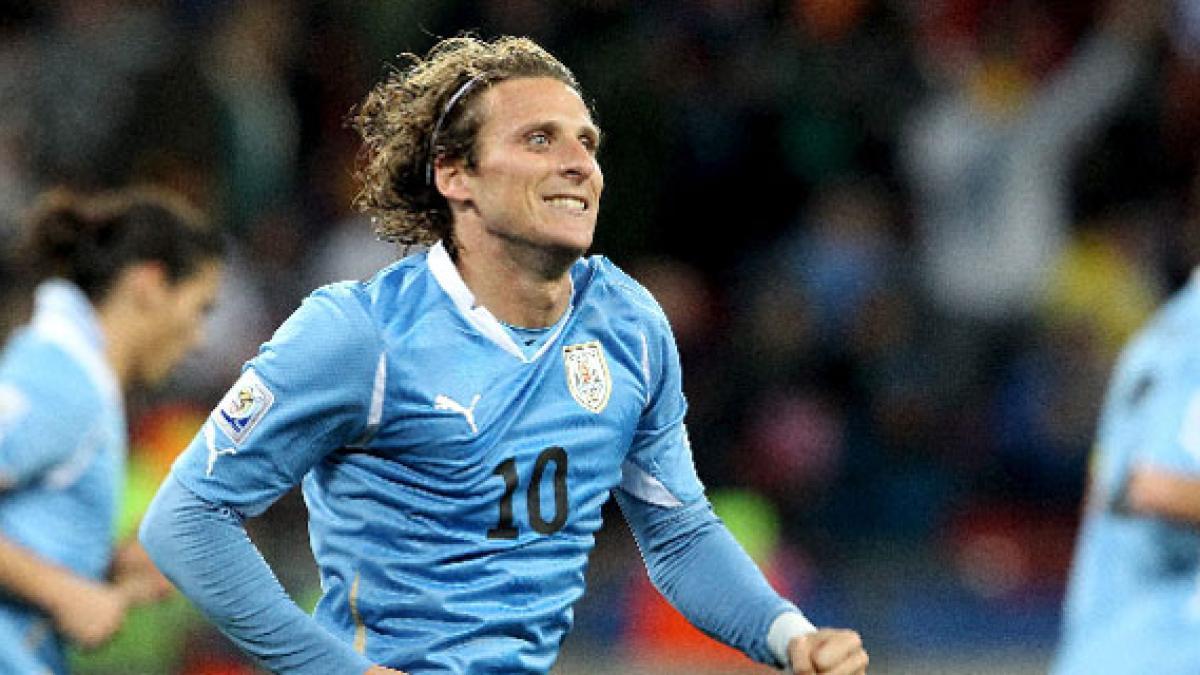 Diego Forlán, le pari uruguayen pour la relève et l'intérim