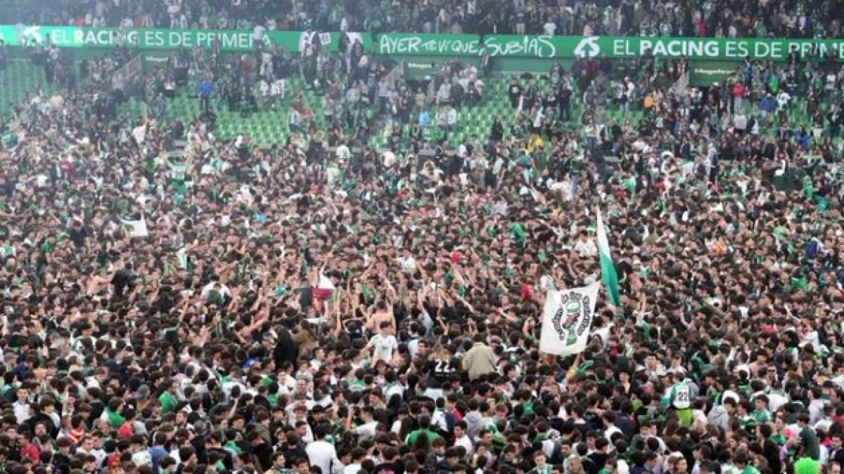 Ascension et chaos : LaLiga saisit la RFEF après les envahissements de terrain à Santander et La Corogne