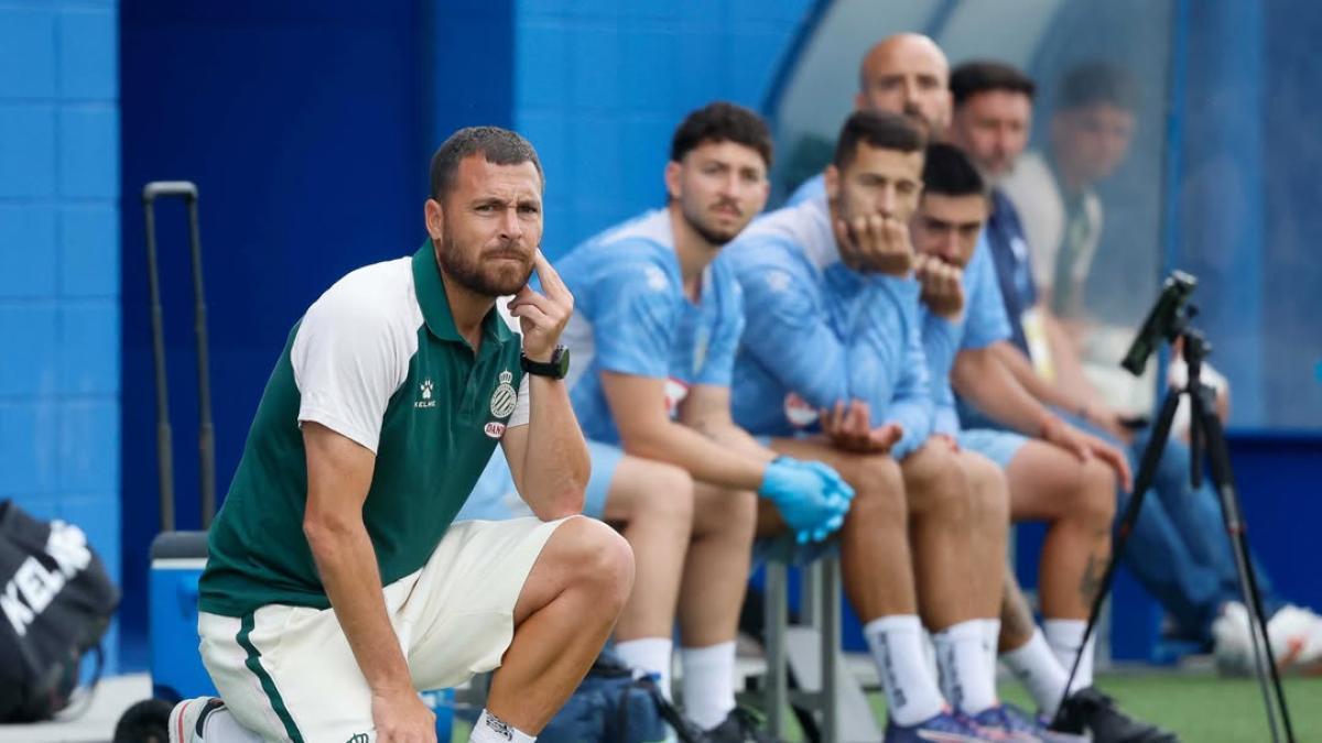 Javi Chica : l'ancien défenseur reprend les rênes du foot 11 de l'Espanyol