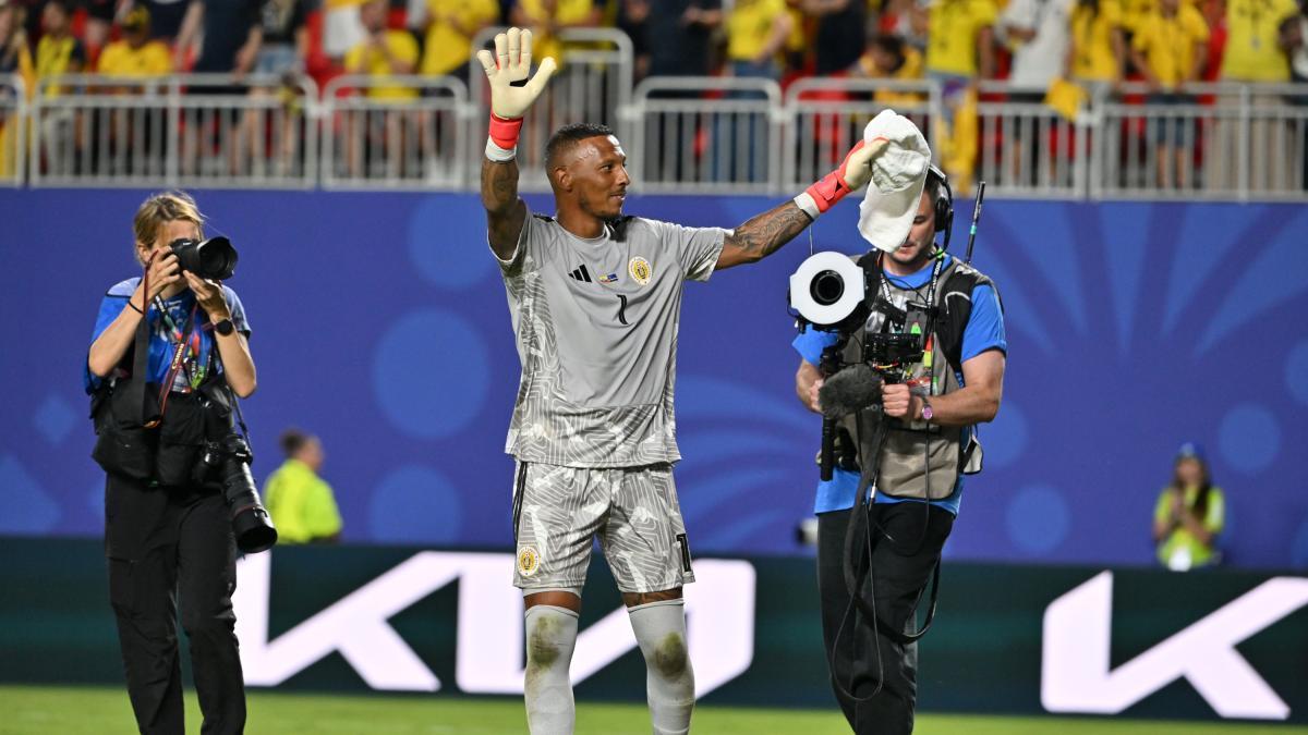 Eloy Room, 37 ans, entre dans l'histoire de la Coupe du Monde avec Curaçao