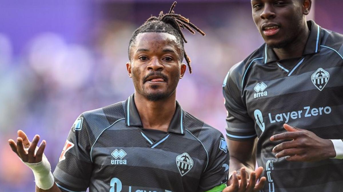 Brian Cipenga, premier renfort d'Almeria pour le retour en Liga 2