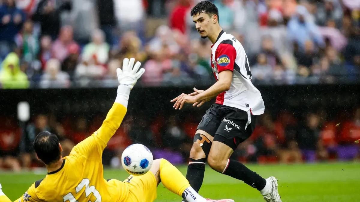 Shaqueel van Persie marque un but à la papa face au Rayo