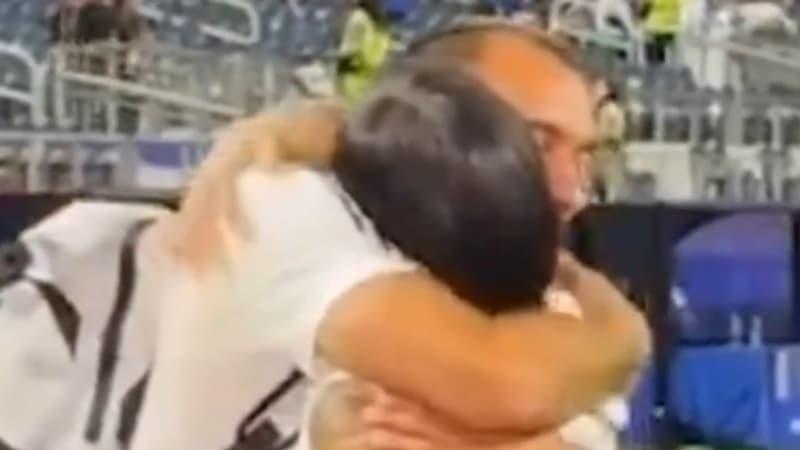 Borja Iglesias et Jenni Hermoso : l'accolade qui a marqué la Coupe du monde